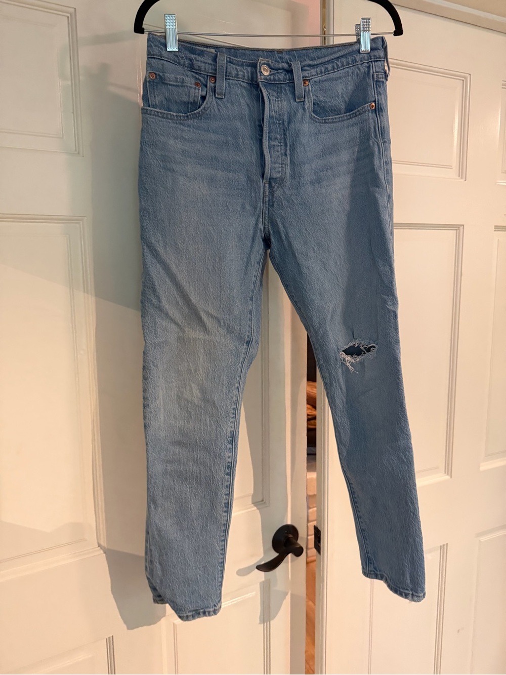 Levi's Light Blue Skinny Jeans with Distressed Knee